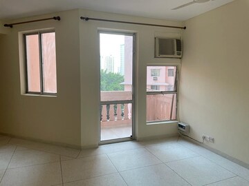 Room in 2 BHK Apartment at DLF The Princeton Estate, Dlf Phase V – for Rent