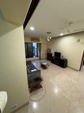 Team Area in 3 BHK Apartment at Kalpataru Radiance, Goregaon West – for Rent