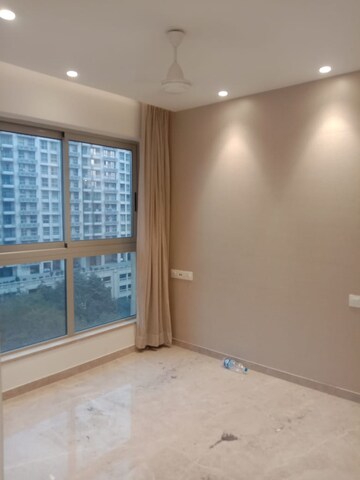 Room in 2 BHK Apartment at LnT Veridian, Powai – for Rent