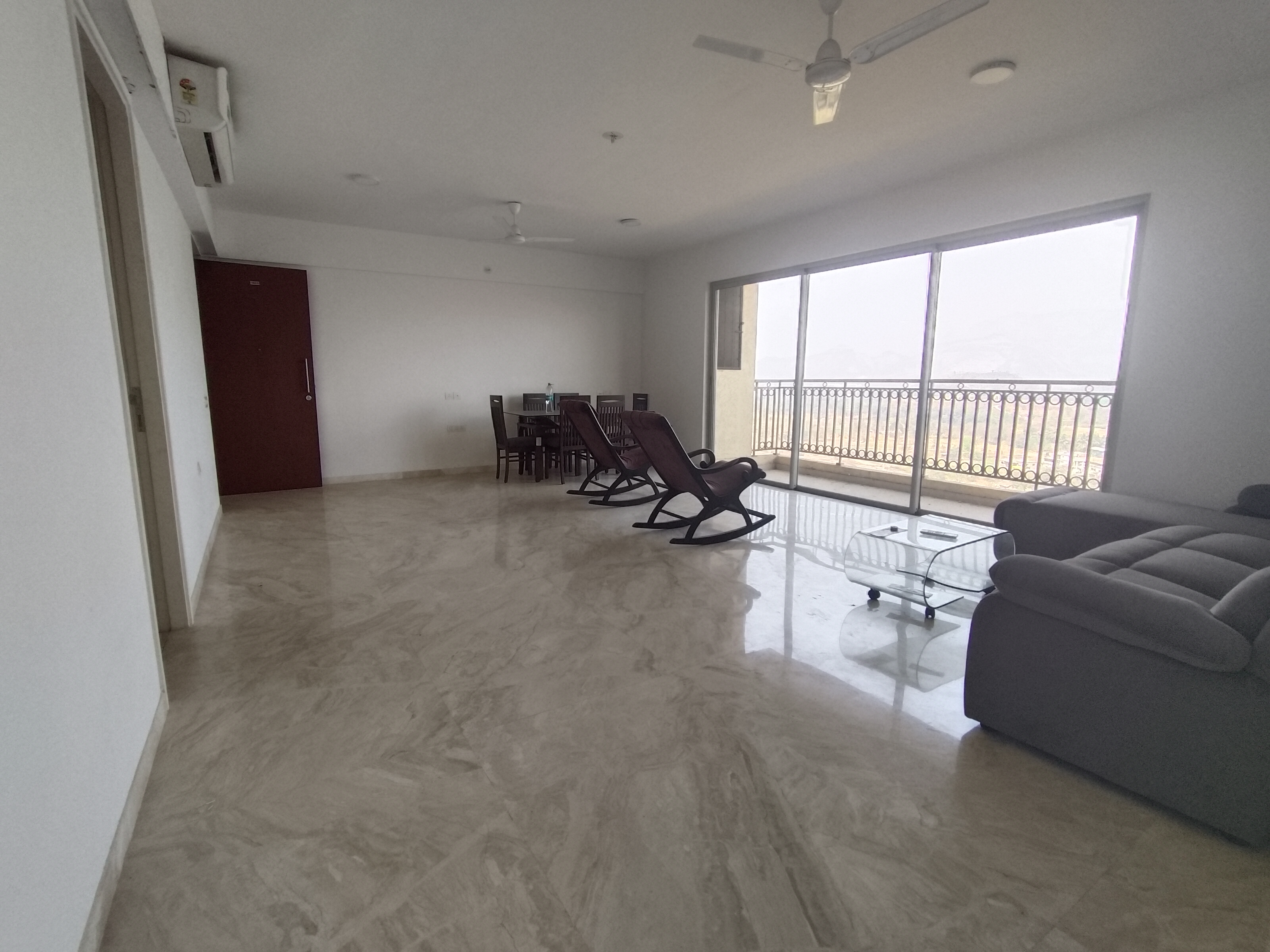 2 BHK Apartment For Sale in Hiranandani Fortune City