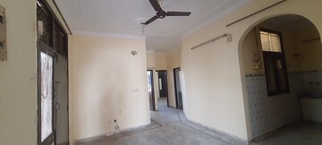 Room in 2.5 BHK Independent House at Sector 11 – for Rent