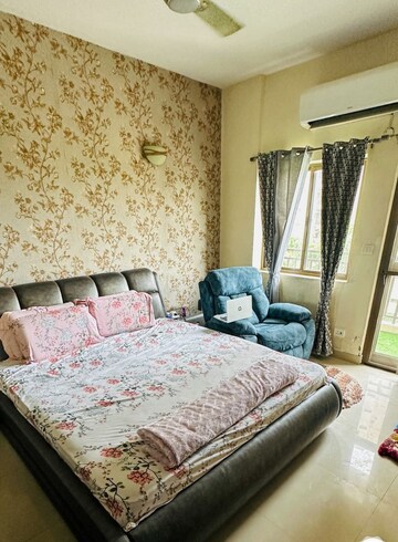 Bedroom in 3.5 BHK Apartment at Ardee City Palm Grove Heights, Sector 52 – for Rent