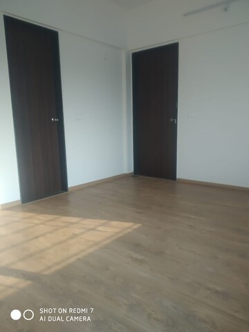 Room in 3 BHK Apartment at Sanghvi Shells, Baner – for Rent