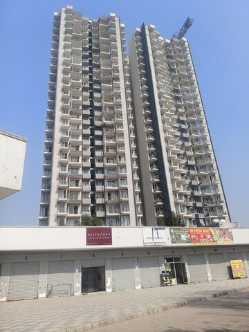 2 BHK Apartment For Rent in Supertech Hues, Sector 68