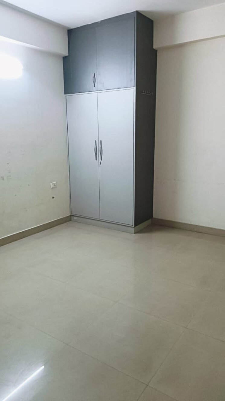 Room, raj nagar extension 3 Bedroom 1405 Sq.Ft. Apartment In Raj Nagar Extension Ghaziabad 8152347