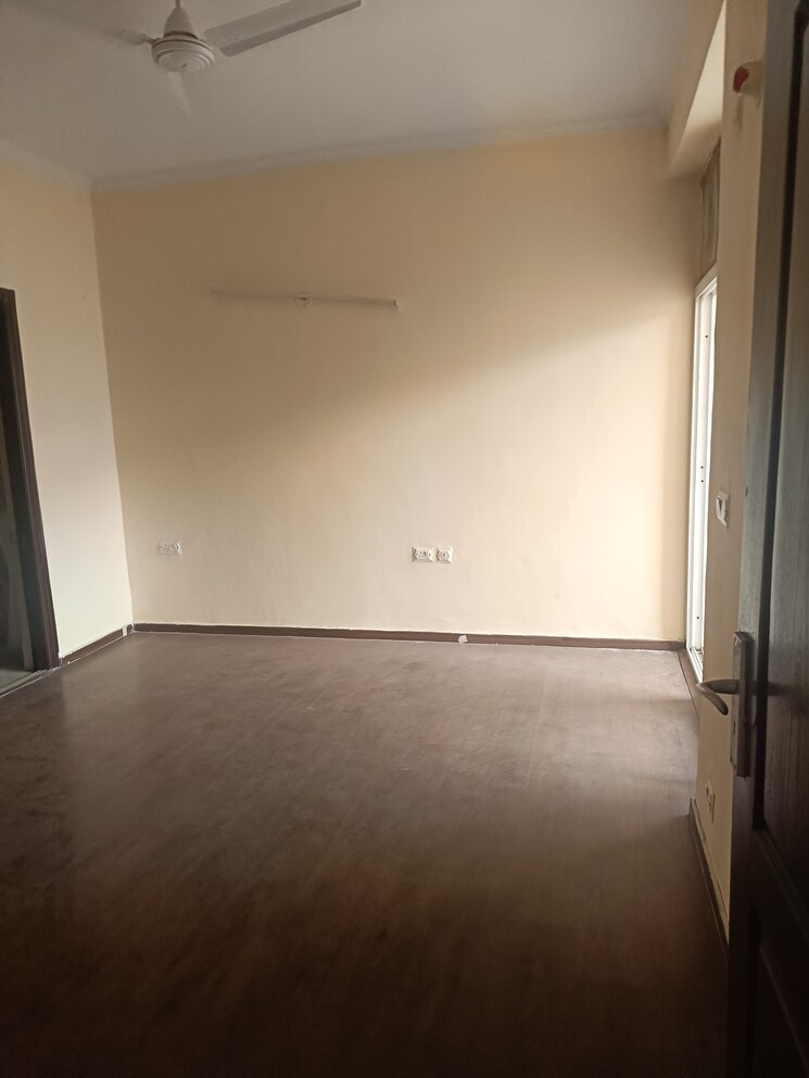 Room, amrapali-silicon-city 2 Bedroom 1075 Sq.Ft. Apartment In Sector 76 Noida 8152358