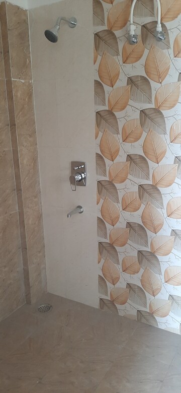 Bathroom in 3 BHK Apartment at Doon Golden Manor, Makka Wala – for Rent