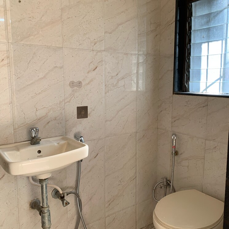 Bathroom, shraddha-heights-borivali 2 Bedroom 580 Sq.Ft. Apartment In Roshan Nagar Mumbai 8152367
