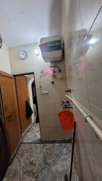 Bathroom in 2 BHK Apartment at Shalimar Bagh – for Sale