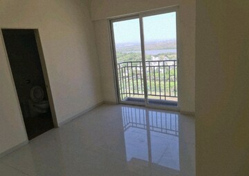 Room in 3 BHK Apartment at Vijay Orovia, Ghodbunder Road – for Sale