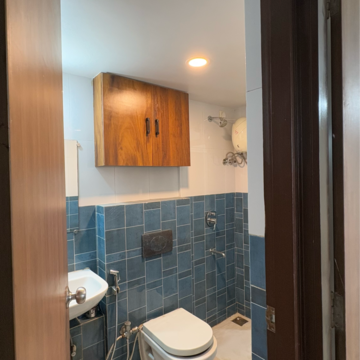 Bathroom in 2 BHK Apartment at Lodha Amara, Sandoz Baug – for Rent