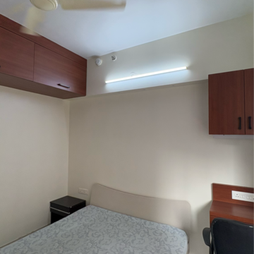 Room in 2 BHK Apartment at Lodha Amara, Sandoz Baug – for Rent