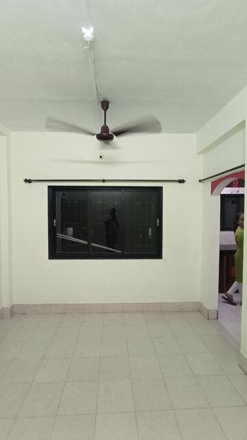 Room in 1 BHK Apartment at Sunrise CHS Mhada, Goregaon East – for Rent
