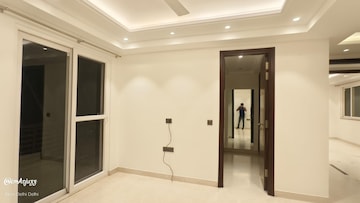 Room in 4 BHK Builder Floor at East Of Kailash – for Rent