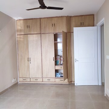 Room in 3 BHK Apartment at Eros Wembley Estate, Sector 50 – for Rent