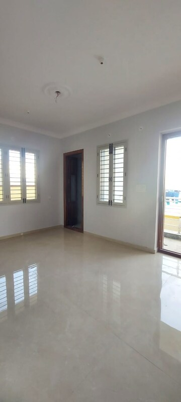 Room in 2 BHK Builder Floor at Hsr Layout – for Rent