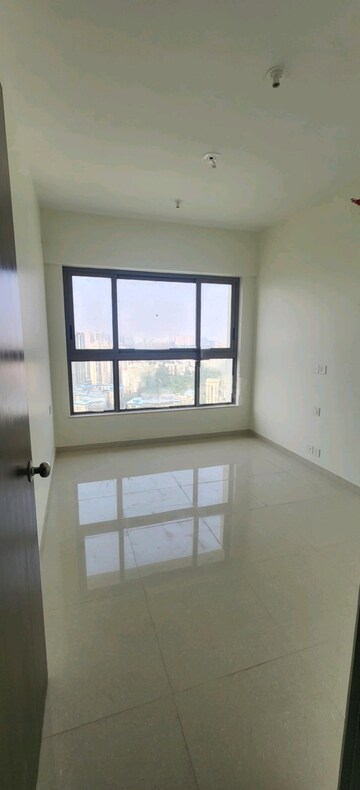 Bedroom in 2 BHK Apartment at Kalpataru Paramount, Kapur Bawdi – for Rent