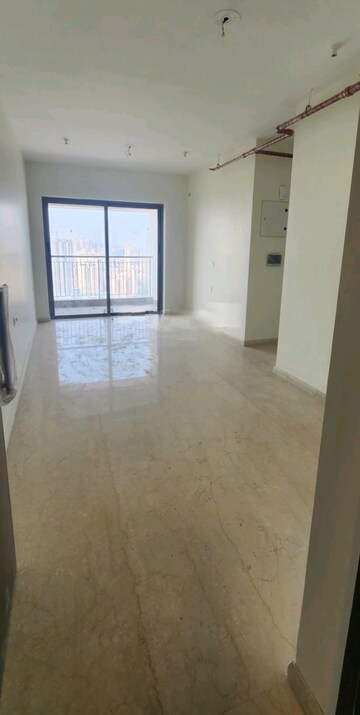 Living Room in 2 BHK Apartment at Kalpataru Paramount, Kapur Bawdi – for Rent