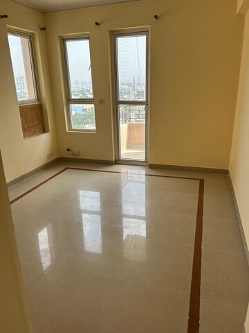 Room in 3 BHK Apartment at Orchid Petals, Sector 49 – for Rent