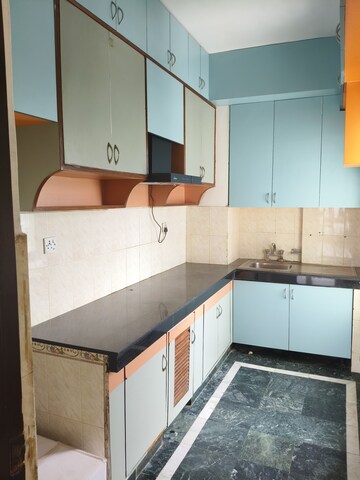 Kitchen in 2 BHK Apartment at DLF Regency Park I, Dlf Phase iv – for Rent