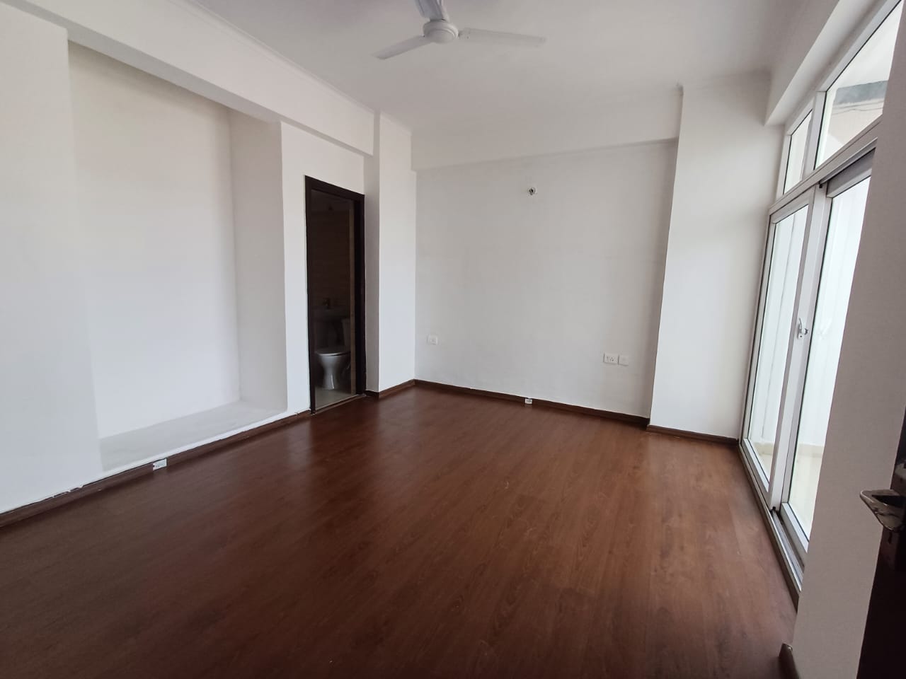 3.5 BHK + Servant Room Apartment For Sale in Lotus Panache