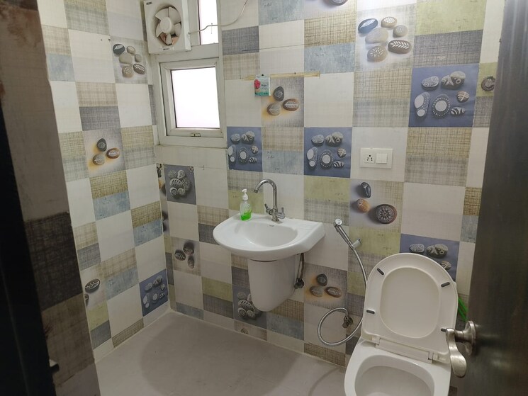 Bathroom, lotus-panache 3.5 Bedroom 2500 Sq.Ft. Apartment In Sector 110 Noida 8152580