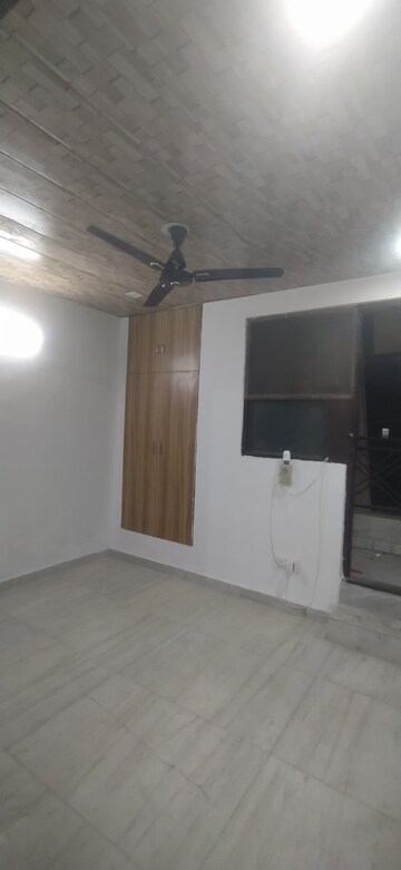 Furnished Amenities in 2 BHK Builder Floor at Khirki Extension – for Rent