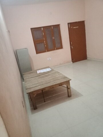Room in 2 BHK Villa at Aliganj – for Rent