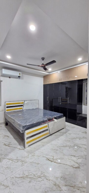 Bedroom in 3 BHK Builder Floor at Kondapur – for Rent