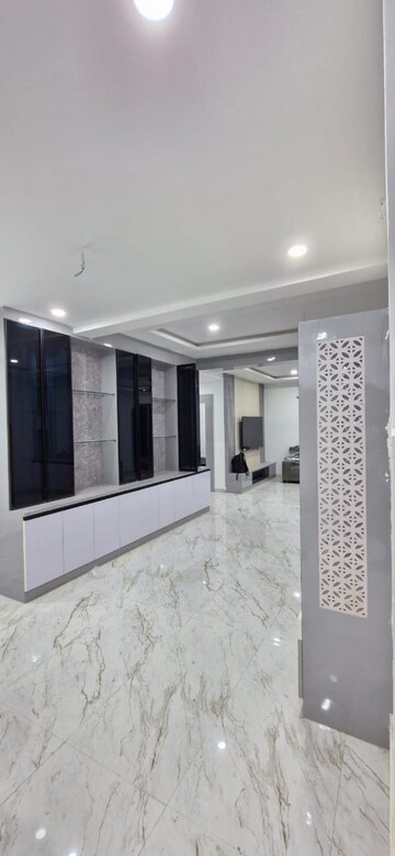 Building Lobby in 3 BHK Builder Floor at Kondapur – for Rent