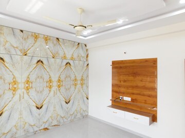Room in 3 BHK Builder Floor at Kondapur – for Rent