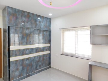 Room in 3 BHK Builder Floor at Kondapur – for Rent