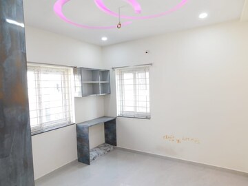Room in 3 BHK Builder Floor at Kondapur – for Rent