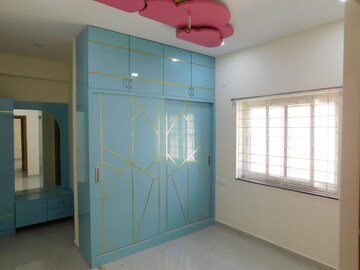 Room in 3 BHK Builder Floor at Kondapur – for Rent