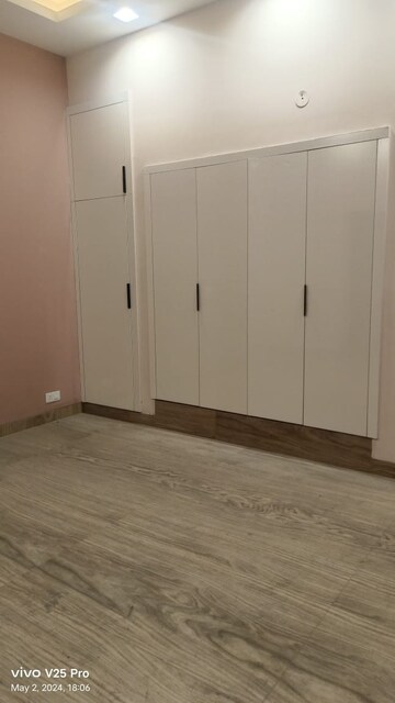 Room in 2.5 BHK Independent House at Sector 55 – for Rent