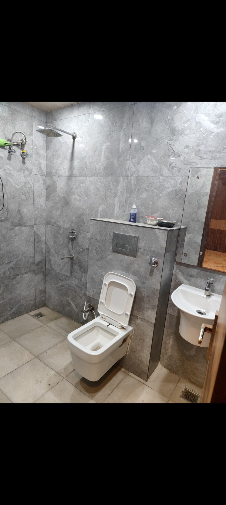 Bathroom, shalimar-apartments-shalimar-garden 4 Bedroom 1800 Sq.Ft. Builder Floor In Shalimar Garden Ghaziabad 8152736