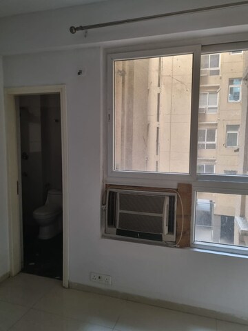 Room in 3 BHK Apartment at Tulip Violet, Sector 69 – for Rent