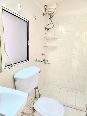 Bathroom in 3 BHK Apartment at DLF The Carlton Estate, Dlf Phase V – for Rent