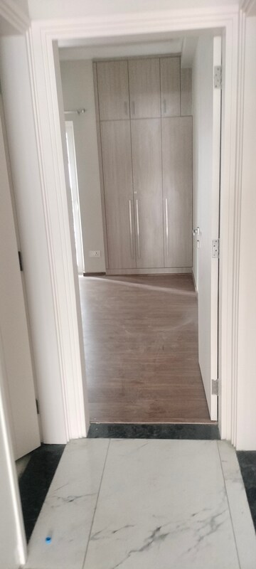 Room in 2 BHK Builder Floor at Breez Flora Avenue 33, Sohna Sector 33 – for Rent