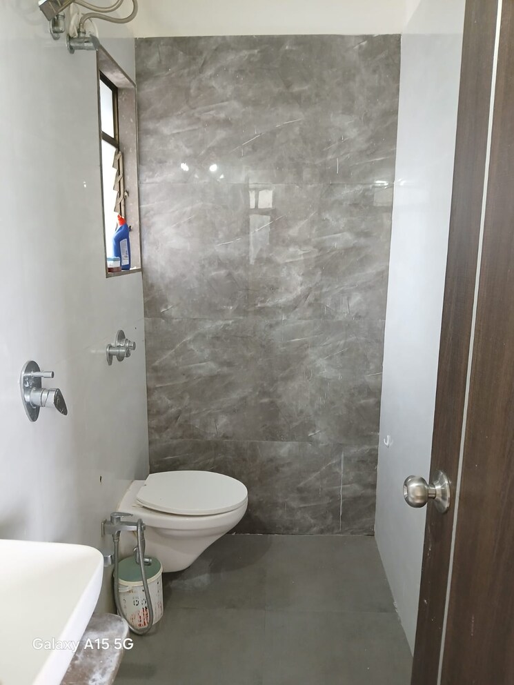 Bathroom, borivali east 4 Bedroom 1880 Sq.Ft. Apartment In Borivali East Mumbai 8152913