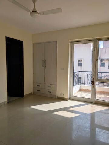 Room in 3 BHK Apartment at Eros Wembley Premium Tower, Sector 49 – for Rent