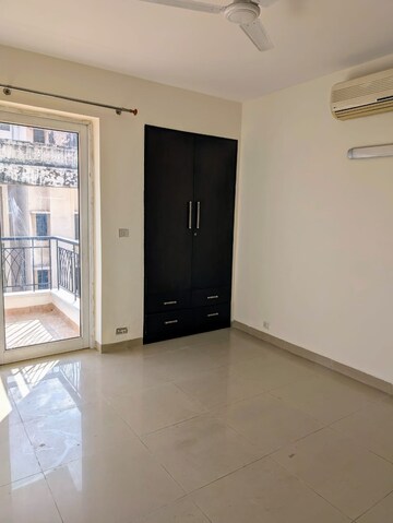 Room in 3 BHK Apartment at Eros Wembley Premium Tower, Sector 49 – for Rent
