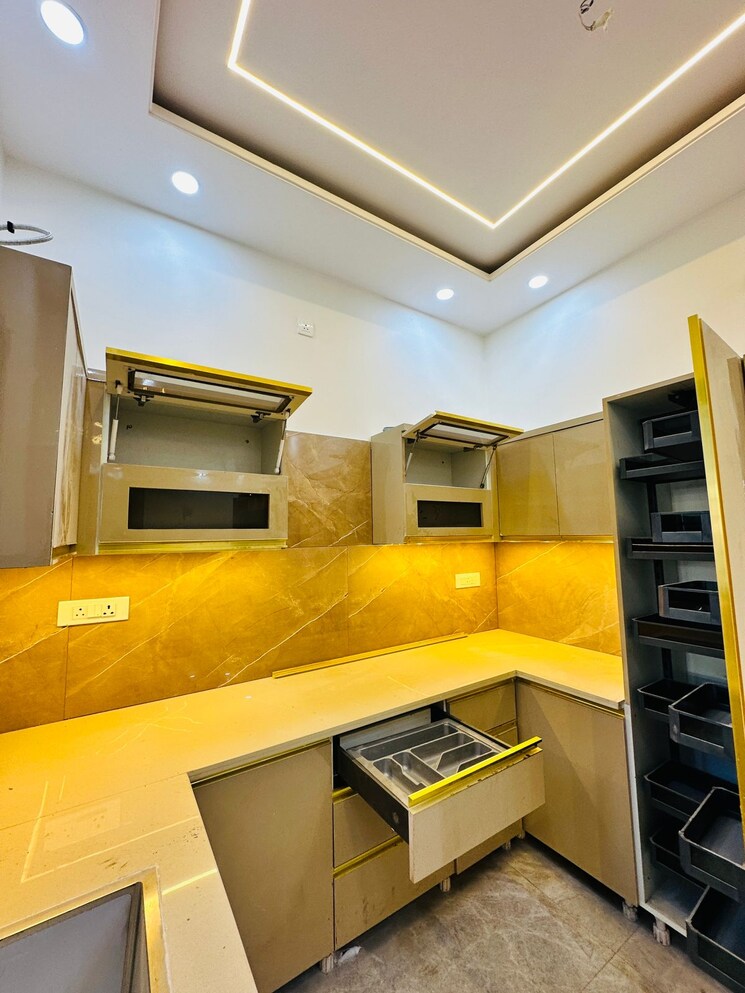 Kitchen, patiala road 6+ Bedroom 152 Sq.Yd. Independent House In Patiala Road Zirakpur 8152995