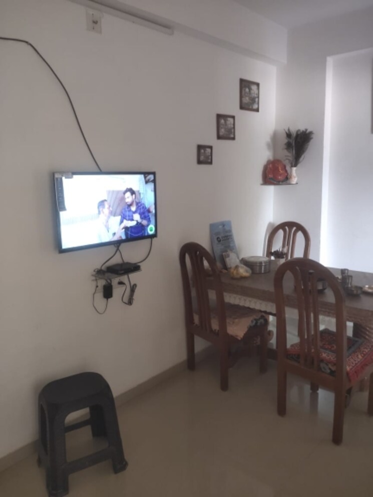 Living Room, new ranip 2 Bedroom 110 Sq.Yd. Apartment In New Ranip Ahmedabad 8153044