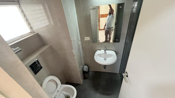 Bathroom, incor-one-city 3 Bedroom 1735 Sq.Ft. Apartment In Kukatpally Hyderabad 8153056