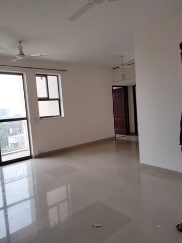 Room in 2 BHK Apartment at Unitech Uniworld Gardens 2, Sector 47 – for Rent