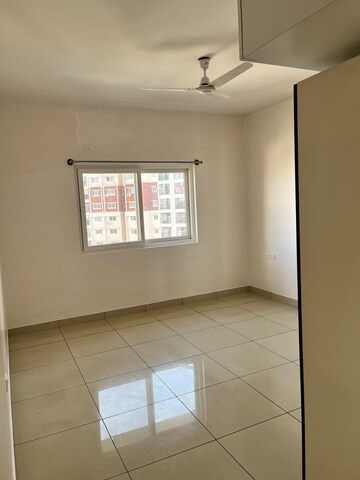 Room in 3 BHK Apartment at Prestige Sunrise Park, Electronic City Phase I – for Rent