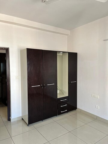 Room in 3 BHK Apartment at Prestige Sunrise Park, Electronic City Phase I – for Rent