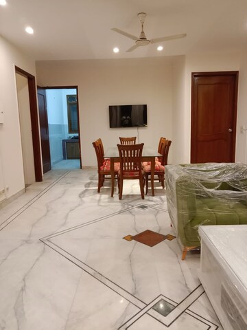 Bedroom in 4 BHK Apartment at DLF The Pinnacle, Dlf Phase V – for Sale