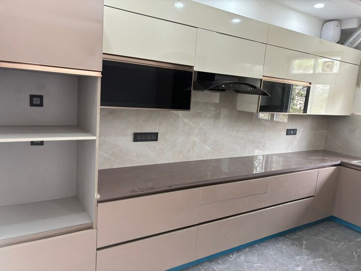 Kitchen, dlf-the-pinnacle 4 Bedroom 3950 Sq.Ft. Apartment In Dlf Phase V Gurgaon 8153094